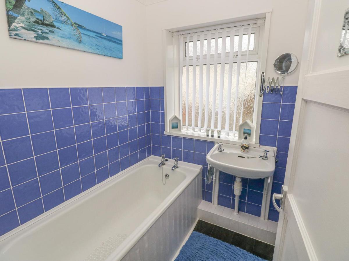 Cwtch Ar Y Mor Vila Burry Port Exterior foto